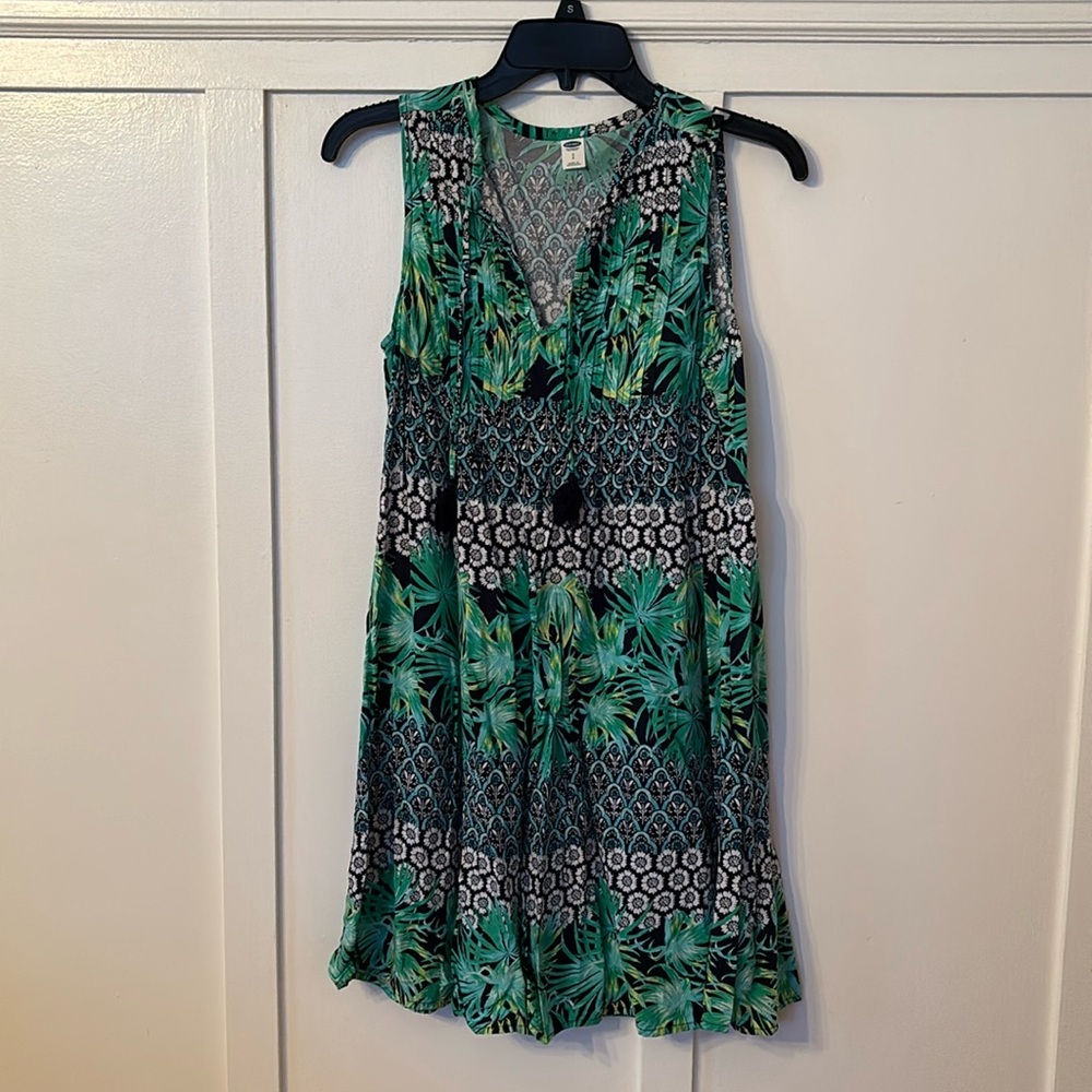 Women’s Old Navy beach cover up/summer dress.